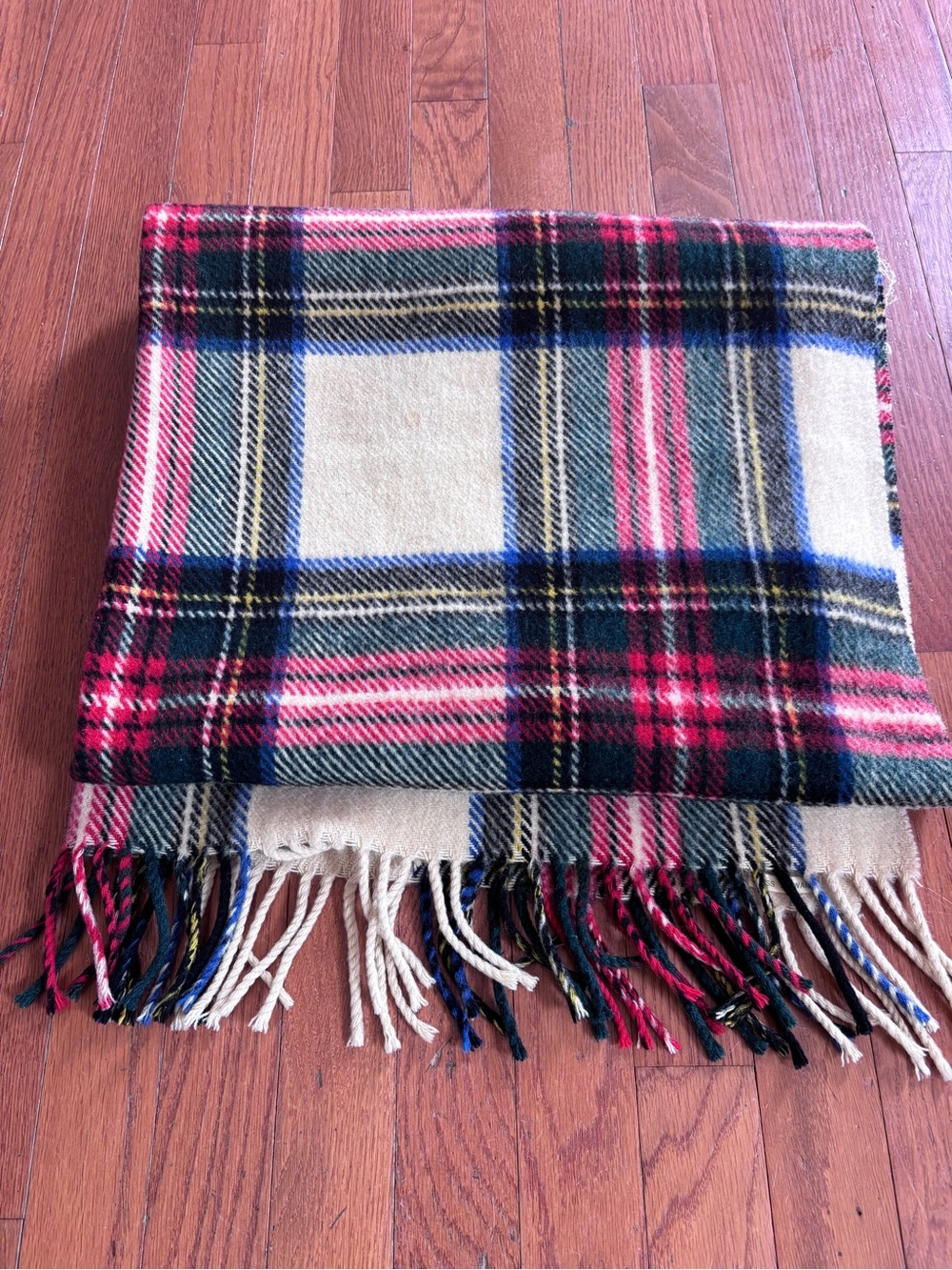 Burns Country 100% Wool Plaid Fringe Throw Blanket. Made in Scotland. Red Plaid